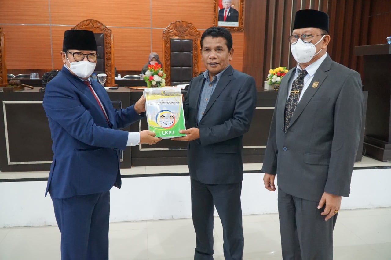 Wakil Bupati Sampaikan LKPJ 2021 di Sidang DPRD Lotim