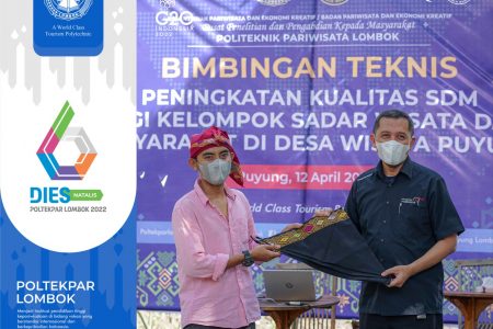 Poltekpar Gelar Bimtek Peningkatan Kualitas SDM Pokdarwis dan Warga di Desa Wisata Puyung