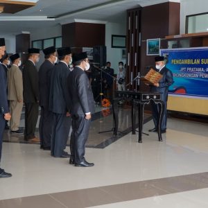 Lantik Pejabat, Bupati Sukiman Tekankan Tiga Sektor