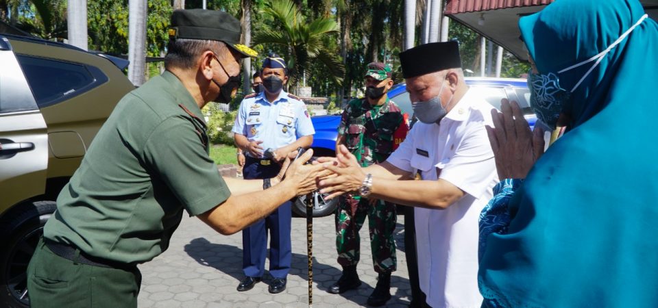 Sinergi Pemda Lotim dan TNI Sukseskan TMMD