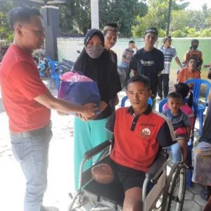 Hope Team Bersama FWMO Lotim Berbagi 100 Paket Sembako