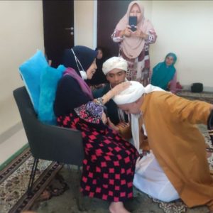 Kunjungi Ummi Raihanun ZAM, Guru Besar Yaman Minta Ijazah Hizib Nahdlatul Wathan