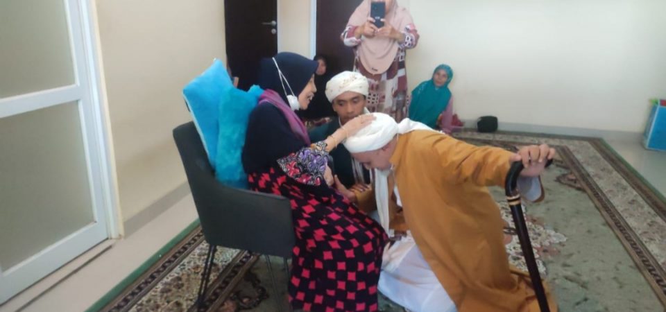 Kunjungi Ummi Raihanun ZAM, Guru Besar Yaman Minta Ijazah Hizib Nahdlatul Wathan