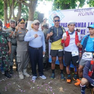Bupati Sukiman Lepas Lomba Lari Rinjani 100