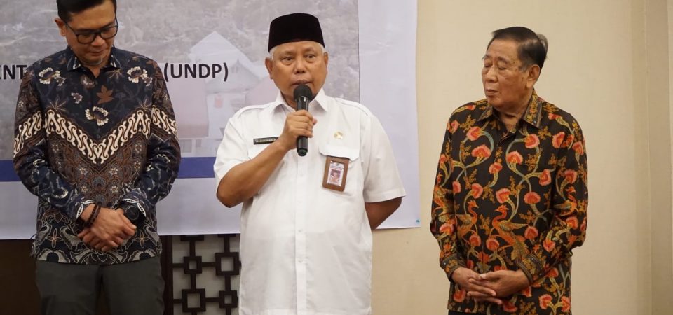 Bupati Sukiman Hadiri Serah Terima Bantuan PETRA