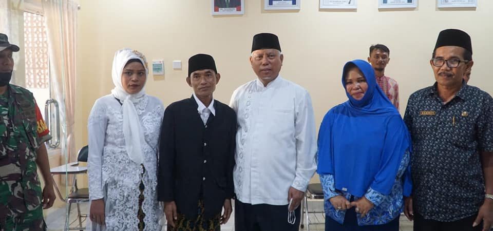 Bupati Sukiman Saksikan Isbat Nikah