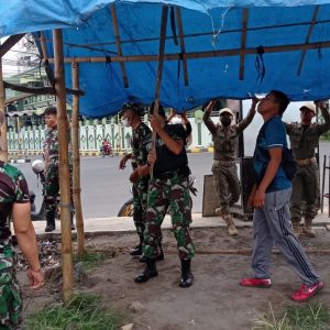 Libatkan Personel Koramil Selong, Satpol PP Tertibkan Lapak Kaget