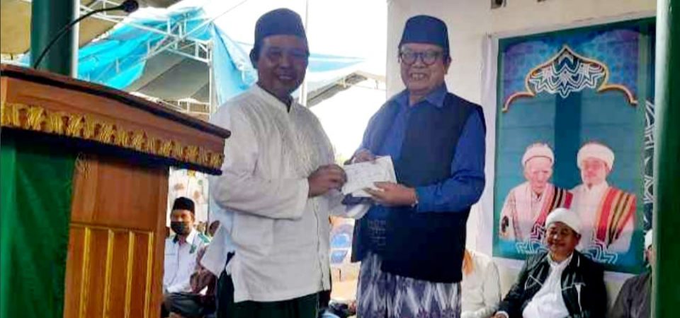 Hadiri Peletakkan Batu Pertama MTs NW Montong Tangi, Wabup Lotim Sumbang Dana Pribadi