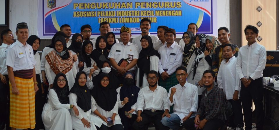 Bupati Kukuhkan Pengurus APIKM