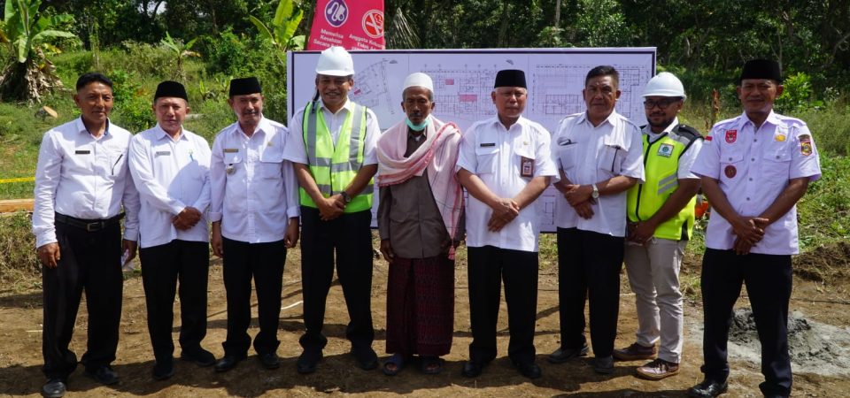 Bupati Sukiman Letakkan Batu Pertama RSU Tipe D Pratama di Suela