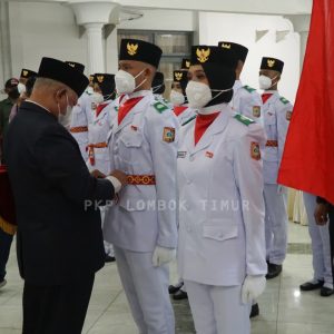 Bupati Sukiman Kukuhkan 32 Anggota  Paskibraka