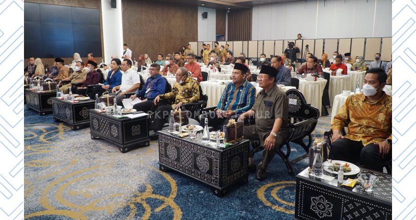 Wabup H. Rumaksi Sj Hadiri Pengukuhan Serentak Tujuh TPAKD