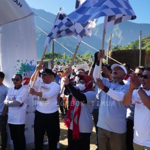 Bupati Sukiman Azmy Lepas Peserta Rinjani Color Run 2022