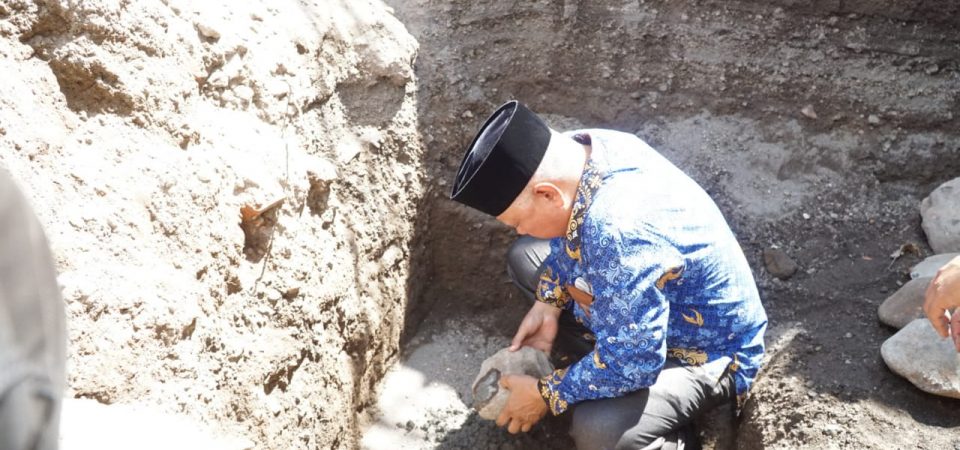 Bupati Letakkan Batu Pertama Pembangunan Masjid Jami` Nurul Ihsan, Gerung Timur