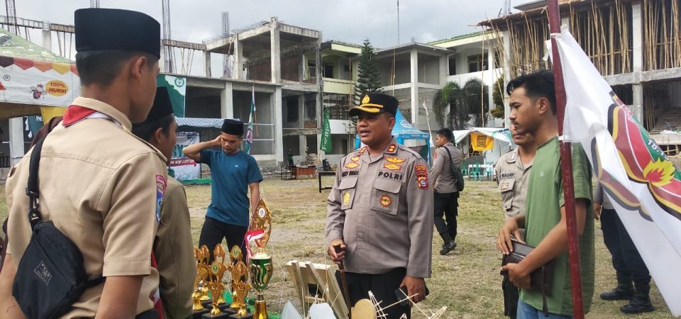 Kapolres Lotim Kunjungi Even Bazar Ormawa BEM IAIH NW