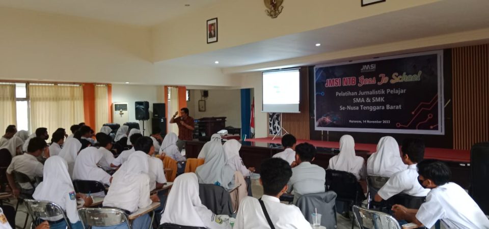 Edukasi Pelajar tentang Jurnalistik, JMSI NTB  Goes to School