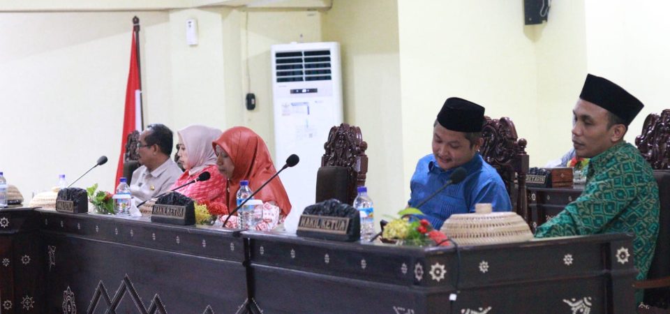 Kerap Mangkir Rapat, Dirut PDAM Giri Menang Diusulkan Dicopot