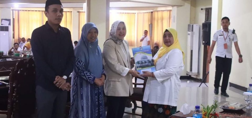 Edukasi Bahaya HIV-AIDS, Pemda Lobar Luncurkan Buku Edukasi