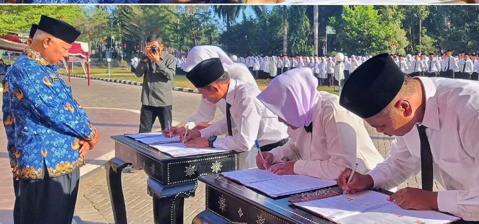 Serahkan 2.397 SK PPPK, Ini Pesan Bupati Sukiman