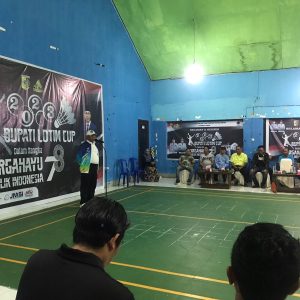 Bupati Sukiman Resmi Tutup Turnamen Badminton Bupati Lotim Cup 2023