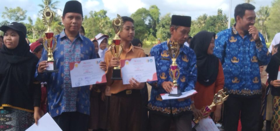 Perdana Ikut Lomba HUT RI, Siswa MTs. Fathul Muin NW Raih Juara