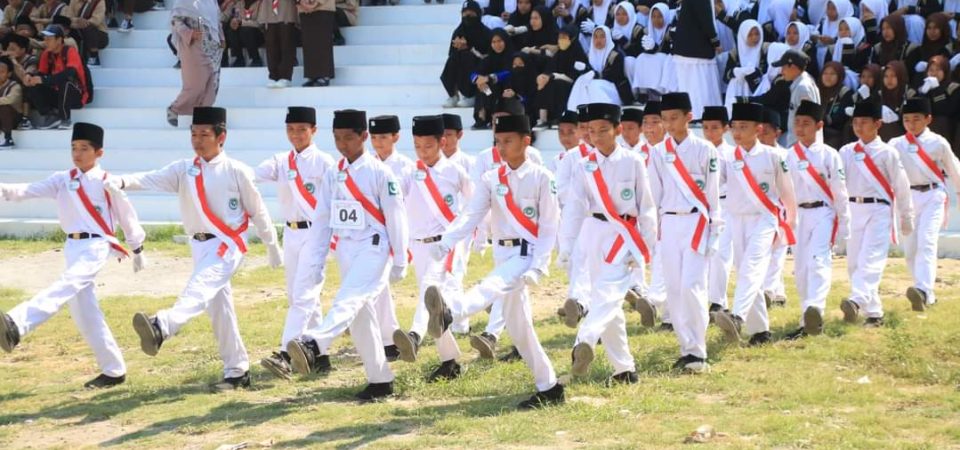 Lomba Gerak Jalan Kreasi Semarakkan Hultah Ke – 88 Madrasah NWDI di Anjani