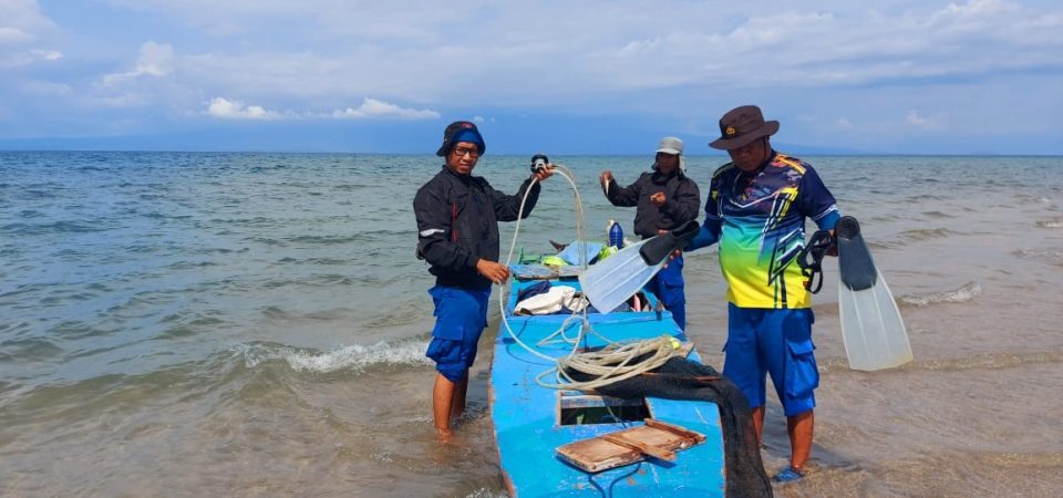 Pelaku Ilegal Fishing Melarikan Diri, Satpolairud Polres Sumbawa Amankan Sebuah Perahu
