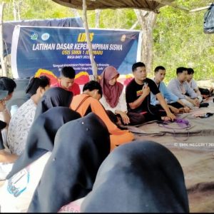 SMKN 1 Jerowaru Gelar LDKS  di Pantai Ekas Desa Ekas Buana