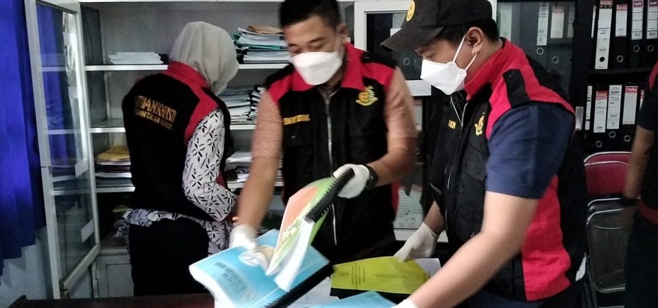 Dugaan Korupsi Pembangunan Puskesmas, Kejari Dompu Geledah Kantor Dikes dan BPKAD