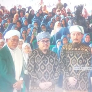 Tasyakkur Santri Ponpes Syaikh Zanuddin NW, TGKH  Zainuddin Atsani : Jangan Lupa Jasa NW dan Guru
