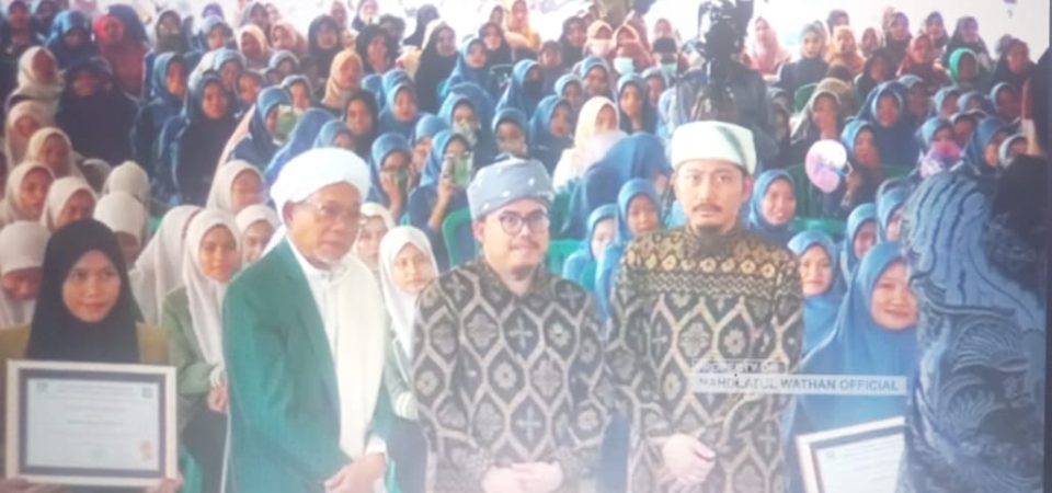 Tasyakkur Santri Ponpes Syaikh Zanuddin NW, TGKH  Zainuddin Atsani : Jangan Lupa Jasa NW dan Guru