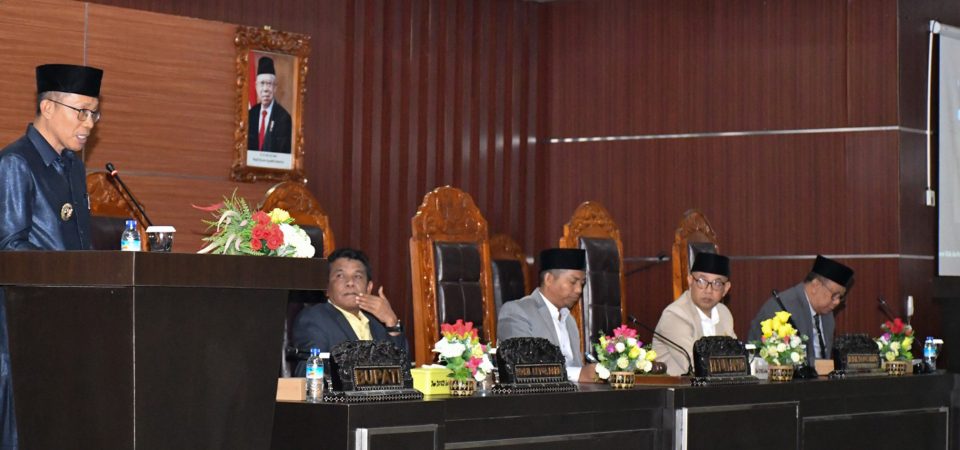 Pj Bupati Lombok Timur Sampaikan KUA-PPAS APBD Lotim 2025 di Hadapan Dewan