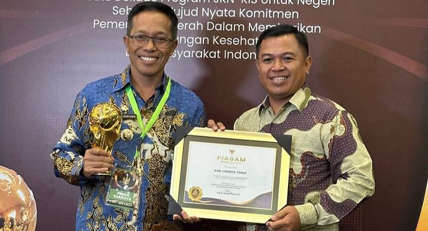 Tercatat Menjadi Kepesertaan Terbanyak BPJS, Pj.Bupati Lombok Timur Terima UHC Award