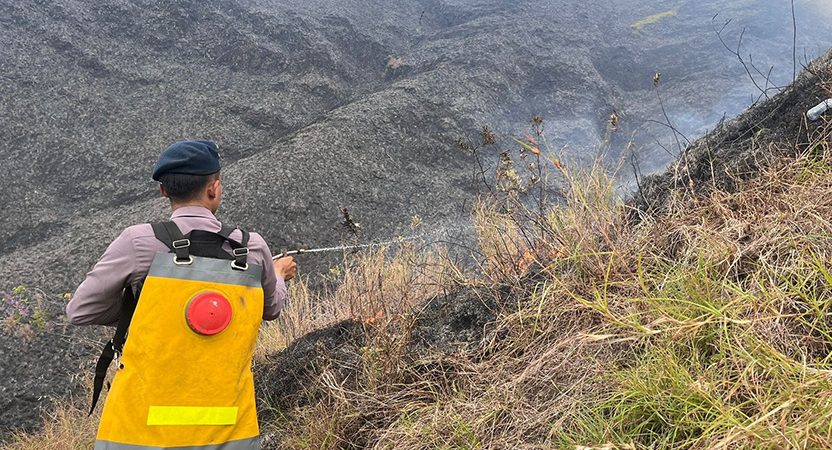 Sekitar 6 Hektara Area Camping Bukit Anak Dara Terbakar