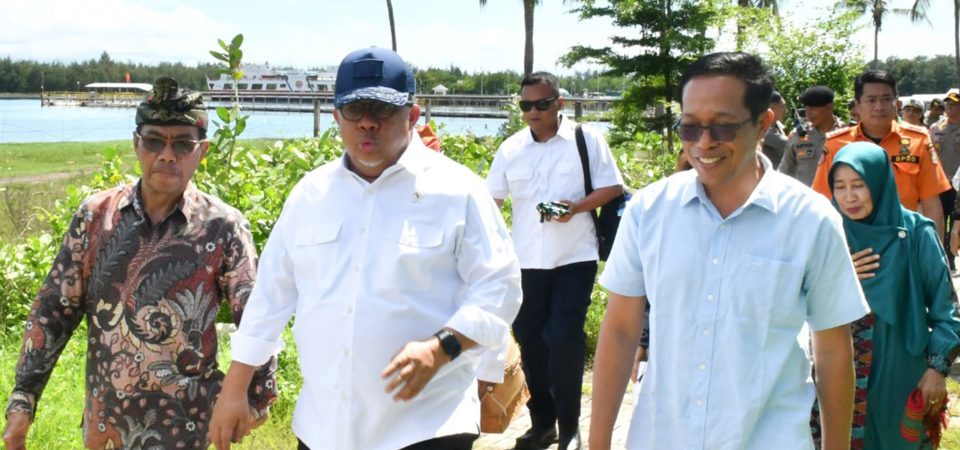 Wamen Fahri Hamzah Kunjungi Rusunawa Pelabuhan Kayangan di Lombok Timur