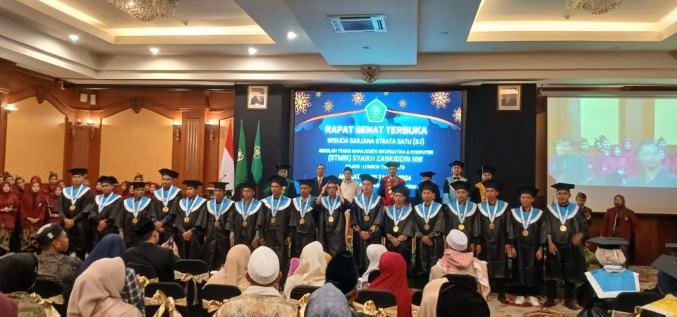 STMIK Syaikh Zainuddin NW Anjani Gelar Wisuda ke 13 di Mataram