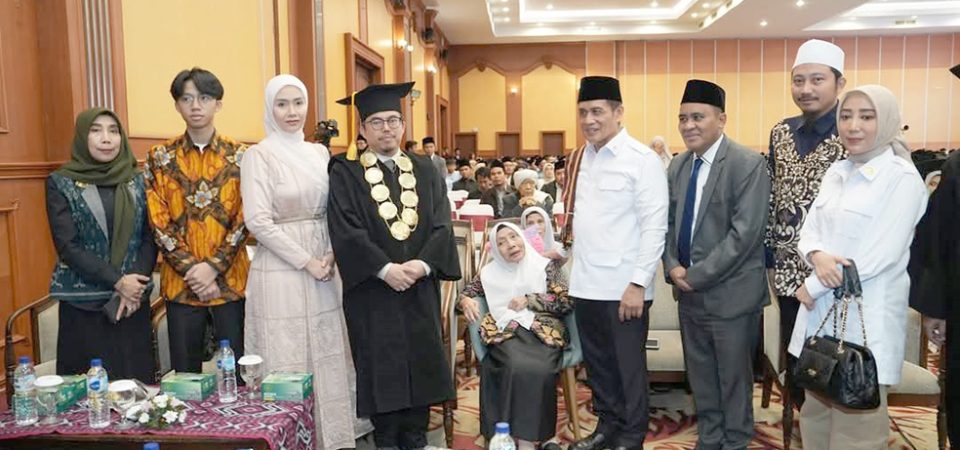 Hadiri Wisuda XXVII IAIH NW Lotim di Mataram, Ini Pesan Wamenag RI