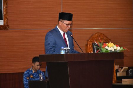 Pj. Bupati Lombok Timr Sampaikan LKPJ Tahun 2024