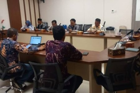 Pemkab Loteng Siapkan Langkah Penanganan Sampah Pasca Bau Nyale