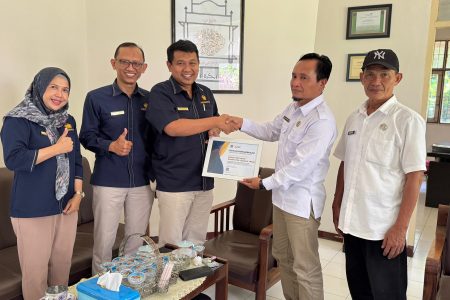 Dinas Pertanian Lotim Terima Penghargaan Dari KKP Pratama Praya