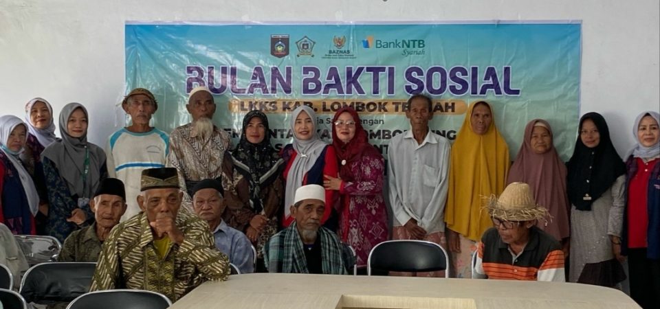 Bulan Peduli, LKKS Loteng Salurkan Sembako untuk Lansia