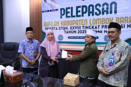 Lepas Kafilah STQH Lobar, Wabup Nurul Adha : Berikan Yang Terbaik untuk Lobar