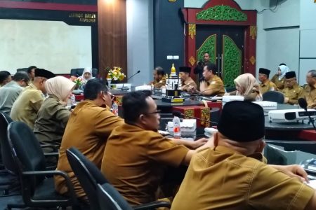 Rapat Percepatan Pembangunan, Bupati LAZ : Perizinan Harus Cepat dan Pasti