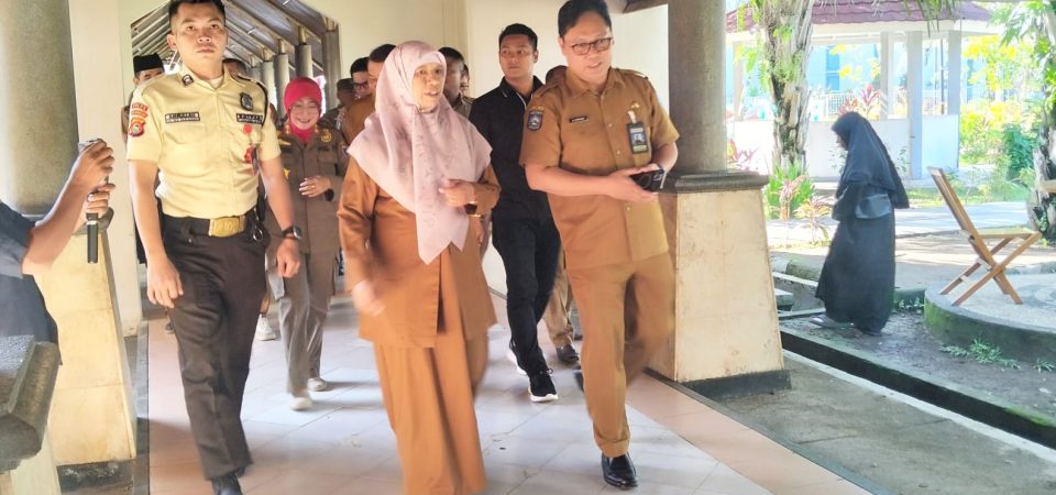 Sidak ke RSUD Tripat, Wakil Bupati Lobar : Berikan Pelayanan Prima Untuk Masyarakat