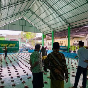 Yafama NW Montong Tangi Tebar 600 Paket Kurban kepada Warga