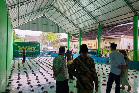 Yafama NW Montong Tangi Tebar 600 Paket Kurban kepada Warga