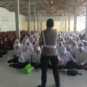 Tim ‘Goes to School’ Sat. Lantas Polres Lotim Sambangi MA Mu’allimat NW Anjani