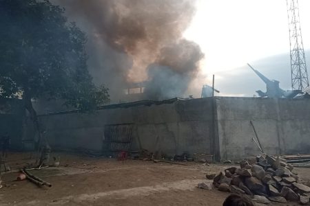 Kebakaran Hanguskan Toko Onderdil di Pringgabaya, Kerugian Capai Rp1 Miliar