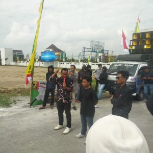 Aliansi Pemuda Lombok Tengah Demo di Kantor Bupati, Kadiskop-UKM Ngumpet