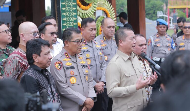 Kapolda dan Gubernur NTB Resmi Luncurkan Ijin Pertambangan Rakyat